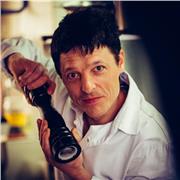 Chef de cuisine experimenté et autodidacte, restaurateur et consultant. Chef Trublionnant (@cheftrub insta)